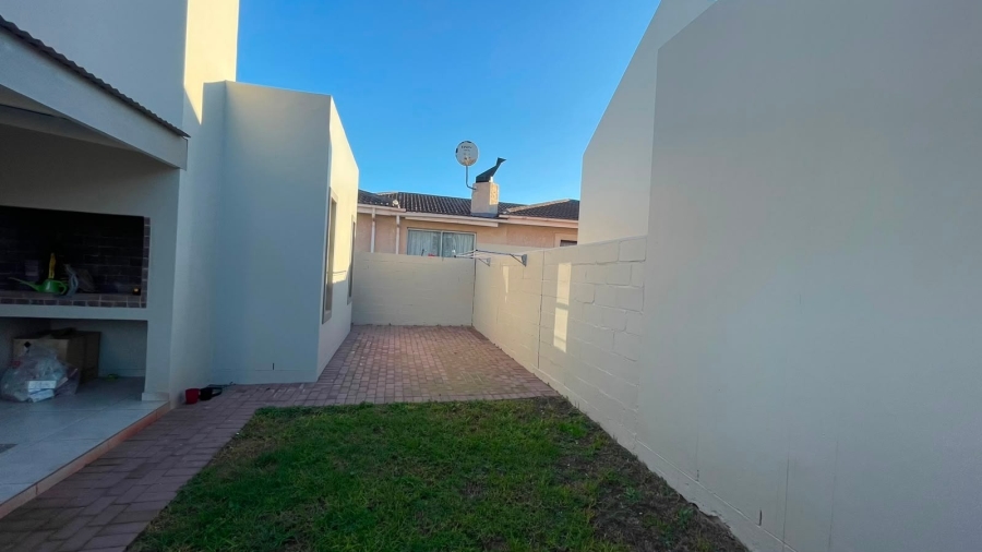 2 Bedroom Property for Sale in Bluewater Bay Western Cape